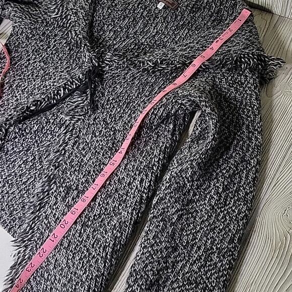 Berretti Cardigan Wool Blend Sweater Fringe Detail Tie Front Womens Small - Picture 8 of 9